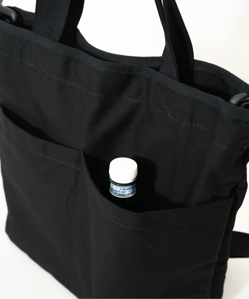 NEW ERA(ニューエラ)の「【NEW ERA/ニューエラ】UTILITY CANVAS TOTE(トートバッグ・メンズ・ブラック/アイボリー・FREE)」の5枚目の写真