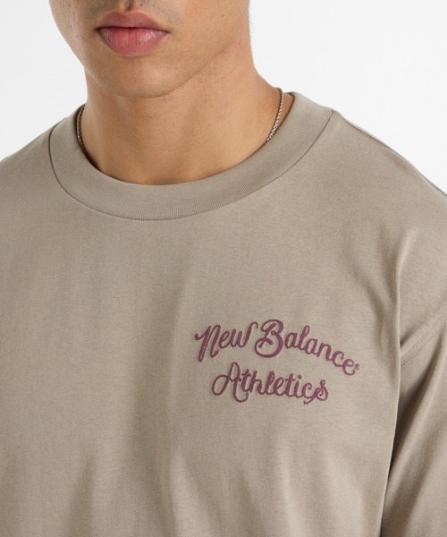 NEW BALANCE(ニューバランス)の「Athletics リーグショートスリーブTシャツ(Tシャツ/カットソー・メンズ・ネイビー/オフホワイト/グレイッシュベージュ・XX-LARGE/X-LARGE/MEDIUM/SMALL/LARGE)」の11枚目の写真