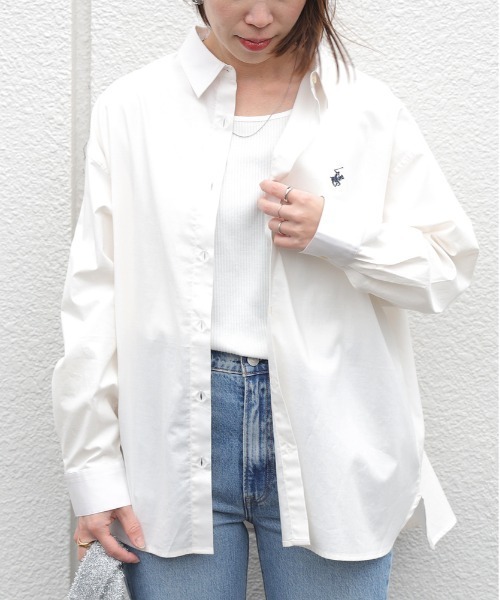 BEVERLY HILLS POLO CLUB(ビバリーヒルズポロクラブ)の「BEVERLY HILLS POLO CLUB(ビバリーヒルズポロクラブ)【レディース】ワンポイントレギュラーシャツ(シャツ/ブラウス・レディース・ホワイト/イエロー/グレー×ホワイト・M/L/XL)」の2枚目の写真