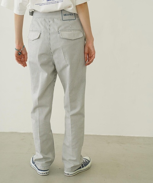 MILKFED.（ミルクフェド）の「HICKORY STRAIGHT PANTS（その他パンツ・レディース・レッド/ブラック/ライトブルー・S/M）」の4枚目の写真