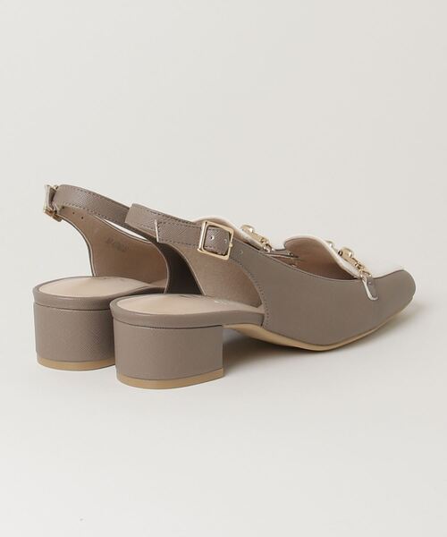 チェーンベルト スクエアトゥバックベルトパンプス（パンプス