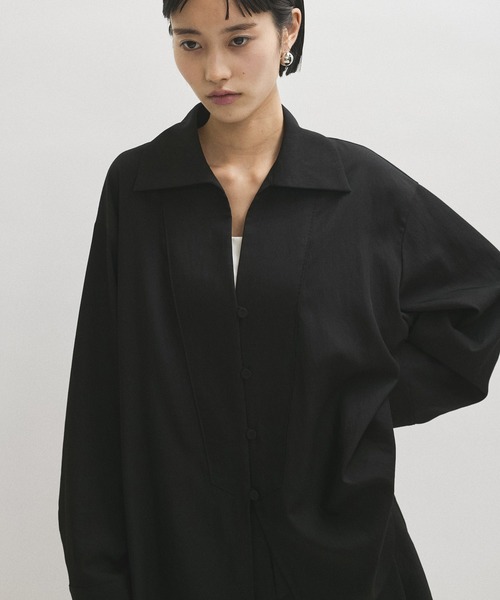 ADAM ET ROPE'(アダムエロペ)の「【サステナブル】オックスボザムシャツ(シャツ/ブラウス・レディース・ダークブラウン/ホワイト/ブラック・FREE)」の16枚目の写真