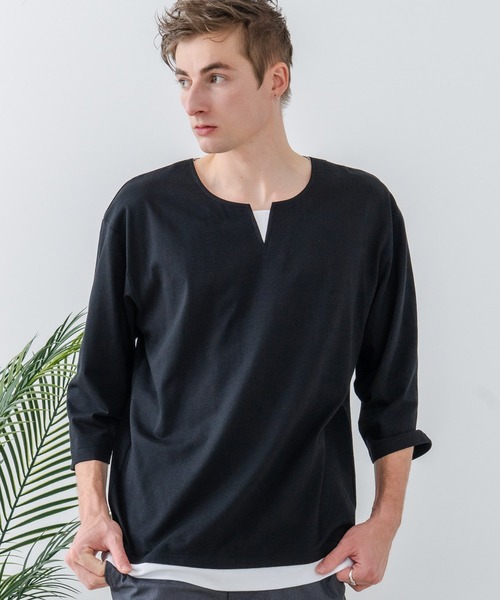 LB/S (エルビーエス)の「【汗染みの目立ちにくいTシャツ ZEROSTAIN/ゼロステイン】フェイクレイヤード ビッグシルエット キーネック クルーネック 7分袖Tシャツ 防汚 UVカット 綿タッチ・厚手(Tシャツ/カットソー・メンズ・ホワイト系その他2/ベージュ系その他/ブラック系その他/ブルー系その他2/ホワイト系その他/スミクロ/ブルー系その他・MEDIUM/LARGE/X-LARGE)」の3枚目の写真