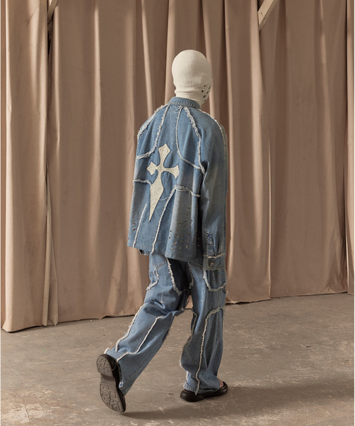 LIBERE（リベーレ）の「LIBERE リベーレ / MODIFIED CROSS OVERSIZED SHIRTS VER-2 レザークロスパッチオーバーサイズデニムシャツ / 251228（シャツ/ブラウス・メンズ・ブルー・LARGE/MEDIUM/SMALL）」の2枚目の写真
