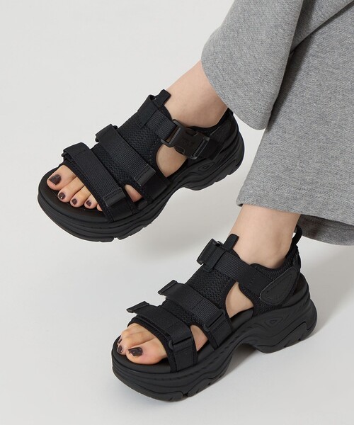 Teva(テバ)の「<TEVA>W HURRICANE AMPSOLE GAILA(サンダル・レディース・ブラック/ベージュ・35/45/55/65)」の4枚目の写真