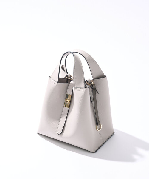 un dix cors（アンディコール）の「《オンオフ使える上品デザイン》ロングベルト変形2WAYバッグ（ハンドバッグ・レディース・アイボリー/グレイッシュベージュ/ブラック・FREE）」の9枚目の写真