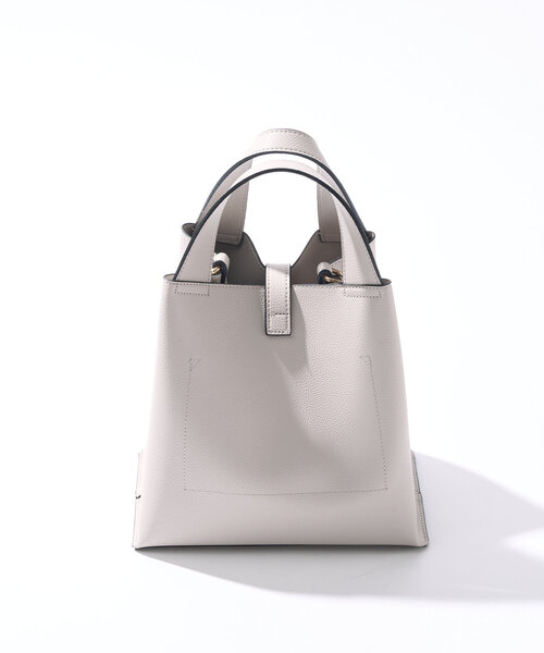 un dix cors（アンディコール）の「《オンオフ使える上品デザイン》ロングベルト変形2WAYバッグ（ハンドバッグ・レディース・アイボリー/グレイッシュベージュ/ブラック・FREE）」の12枚目の写真