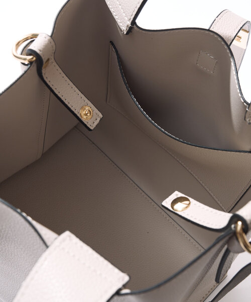 un dix cors（アンディコール）の「《オンオフ使える上品デザイン》ロングベルト変形2WAYバッグ（ハンドバッグ・レディース・アイボリー/グレイッシュベージュ/ブラック・FREE）」の20枚目の写真