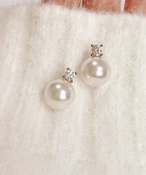 Leja(レジャ)の「【LEJA】パールシルバーストーンピアス結婚式 パーティー 成人式 二次会 同窓会 お呼ばれ オケージョン 20代 30代(ピアス(両耳用)・レディース・ホワイト・FREE)」の4枚目の写真