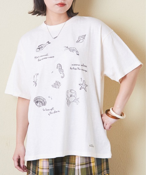 CUBE SUGAR（キューブシュガー）の「32/-スラブ天竺マリン刺繍Tシャツ（Tシャツ/カットソー・レディース・スミクロ/ナチュラル/オレンジ/マルチ/ブルー・M）」の3枚目の写真