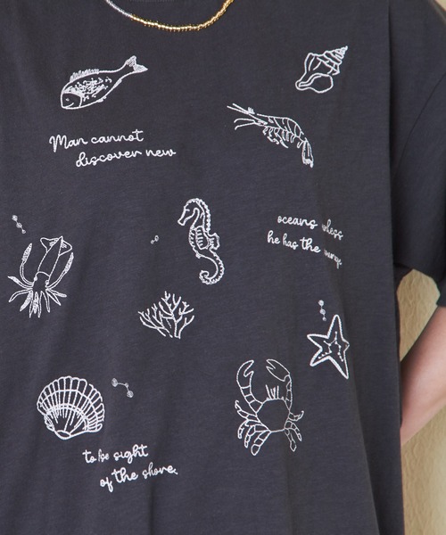 CUBE SUGAR（キューブシュガー）の「32/-スラブ天竺マリン刺繍Tシャツ（Tシャツ/カットソー・レディース・スミクロ/ナチュラル/オレンジ/マルチ/ブルー・M）」の9枚目の写真