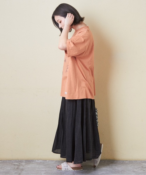 CUBE SUGAR（キューブシュガー）の「32/-スラブ天竺マリン刺繍Tシャツ（Tシャツ/カットソー・レディース・スミクロ/ナチュラル/オレンジ/マルチ/ブルー・M）」の15枚目の写真