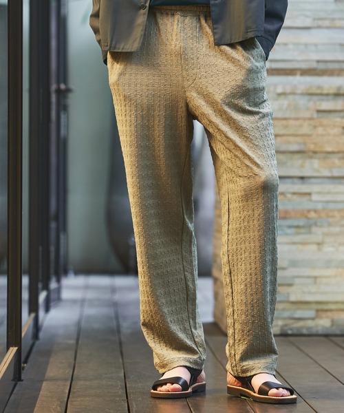 ABAHOUSE(アバハウス)の「シャーリングケーブル リラックスパンツ/イージーパンツ(その他パンツ・メンズ・ブラック/モスグリーン・46/48)」の1枚目の写真