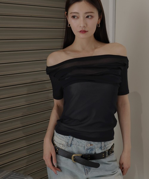 Mili affinity(ミリアフィニティー)の「シアータックオフショルトップス(Tシャツ/カットソー・レディース・アイボリー/レッド/ブラック/チャコール・FREE)」の2枚目の写真