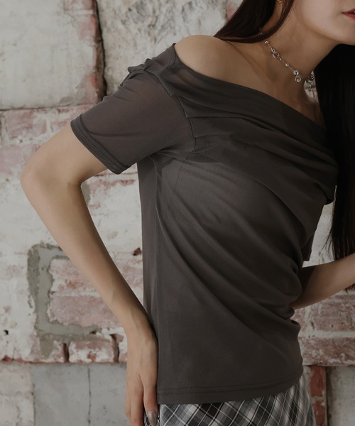Mili affinity(ミリアフィニティー)の「シアータックオフショルトップス(Tシャツ/カットソー・レディース・アイボリー/レッド/ブラック/チャコール・FREE)」の16枚目の写真
