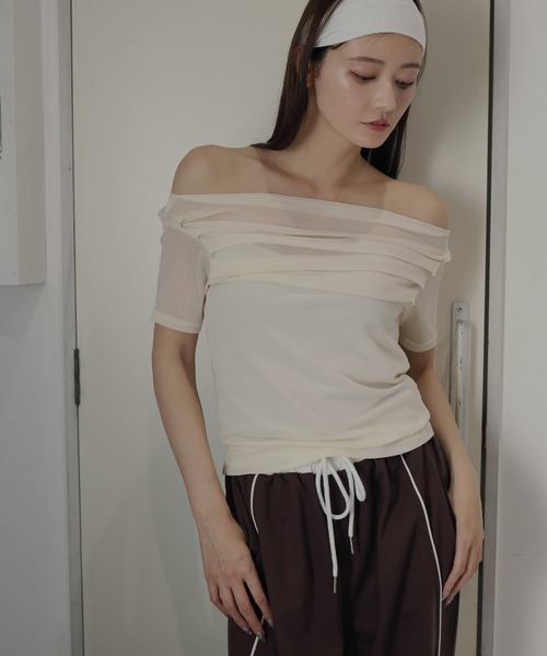 Mili affinity(ミリアフィニティー)の「シアータックオフショルトップス(Tシャツ/カットソー・レディース・アイボリー/レッド/ブラック/チャコール・FREE)」の18枚目の写真