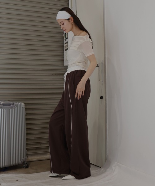 Mili affinity(ミリアフィニティー)の「シアータックオフショルトップス(Tシャツ/カットソー・レディース・アイボリー/レッド/ブラック/チャコール・FREE)」の20枚目の写真