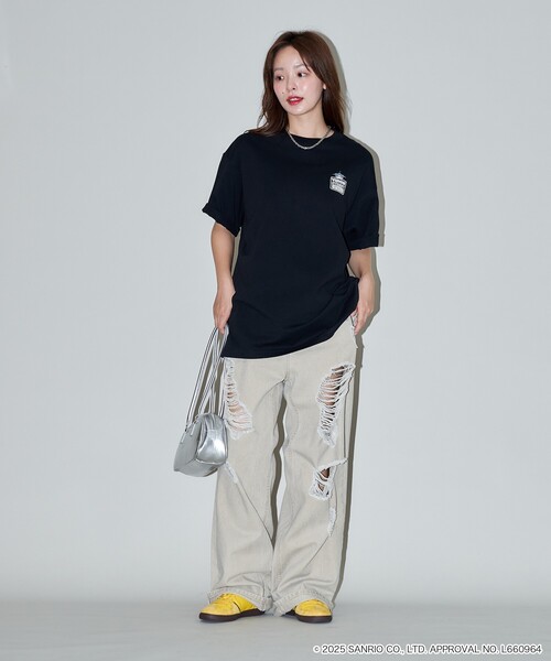 VISION STREET WEAR(ヴィジョンストリートウェア)の「VISION STREET WEAR/ヴィジョンストリートウェアー Kuromi Skate Back Print Tシャツ/クロミ/キャラクター(限定展開)(UNISEX)(Tシャツ/カットソー・メンズ・ホワイト/オフホワイト/ブラック・LARGE/MEDIUM/SMALL)」の4枚目の写真