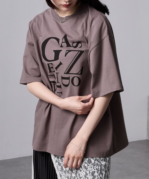 nui nullu(ヌイヌル)の「【nui nullu】英字ロゴレタリングビッグTシャツ(Tシャツ/カットソー・レディース・オフホワイト/チャコールグレー/ブラック/モカ・FREE)」の4枚目の写真