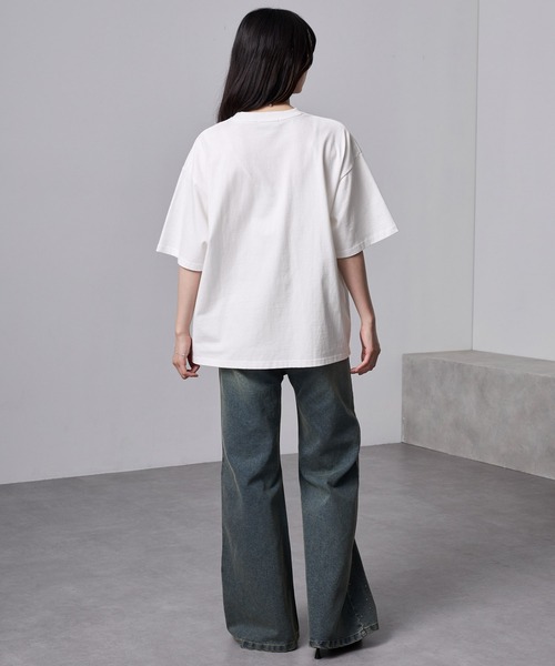 nui nullu(ヌイヌル)の「【nui nullu】英字ロゴレタリングビッグTシャツ(Tシャツ/カットソー・レディース・オフホワイト/チャコールグレー/ブラック/モカ・FREE)」の13枚目の写真