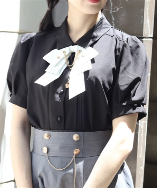 axes femme(アクシーズファム)の「ハトメ×チェーン付リボンブラウス(シャツ/ブラウス・レディース・キナリ/サックスブルー/ブラック/ラベンダー・FREE)」の4枚目の写真