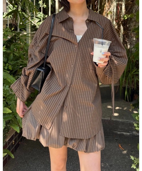 FREE'S MART（フリーズマート）の「◆袖シャーリングオーバーシャツ（シャツ/ブラウス・レディース・ブルー/ブルー系その他/ホワイト/ピンク/ブラウン系その他/ホワイト系その他・FREE）」の4枚目の写真