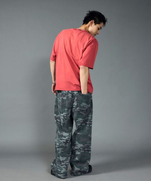 SEQUENZ（シークエンズ）の「【SEQUENZ（シークエンズ）】FADE APPLIQUE LOGO TEE /  Tシャツ クルーネック 半袖 加工 古着（Tシャツ/カットソー・メンズ・レッド/サンドベージュ/ブラック・SMALL/MEDIUM/LARGE/X-LARGE）」の16枚目の写真