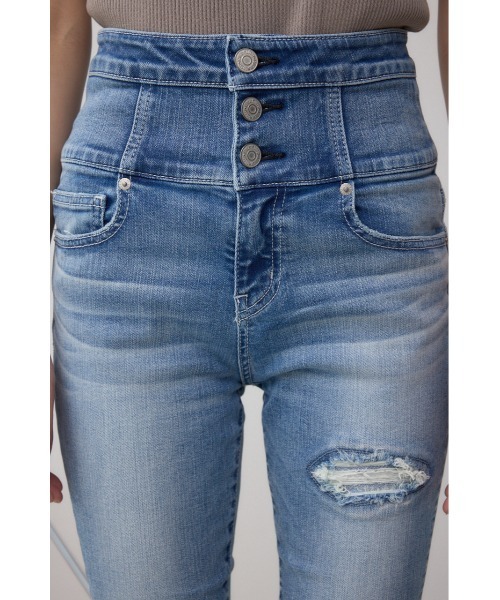 AZUL by moussy(アズールバイマウジー)の「AZUL DENIM ハイウエストボタンリペアスキニー(デニムパンツ・レディース・ダークブルー/ブルー・X-SMALL/SMALL/MEDIUM)」の9枚目の写真