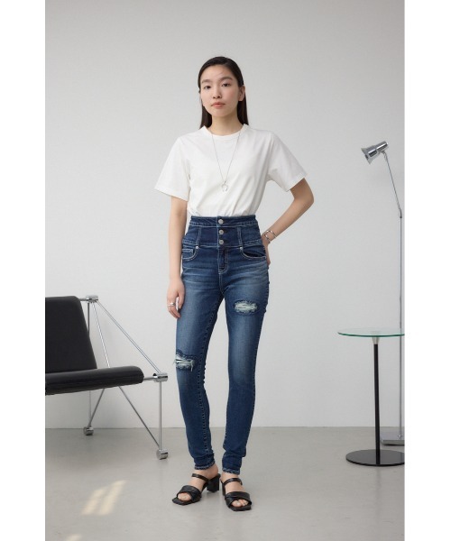 AZUL by moussy(アズールバイマウジー)の「AZUL DENIM ハイウエストボタンリペアスキニー(デニムパンツ・レディース・ダークブルー/ブルー・X-SMALL/SMALL/MEDIUM)」の15枚目の写真