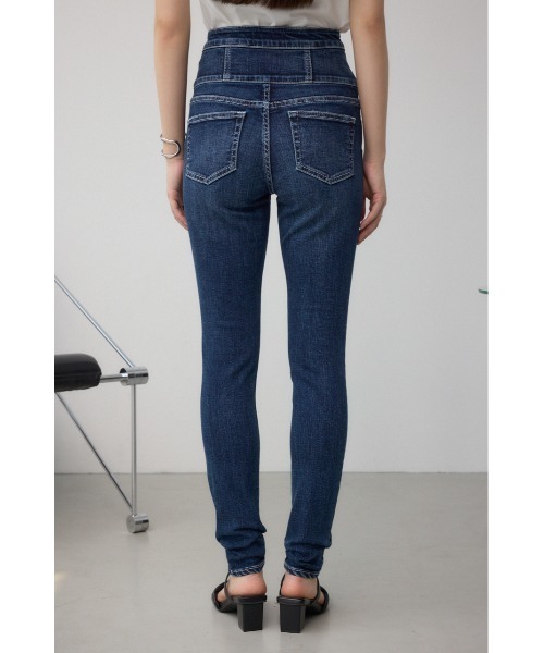 AZUL by moussy(アズールバイマウジー)の「AZUL DENIM ハイウエストボタンリペアスキニー(デニムパンツ・レディース・ダークブルー/ブルー・X-SMALL/SMALL/MEDIUM)」の19枚目の写真