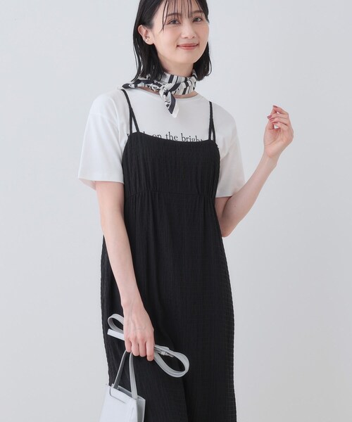 INDIVI(インディヴィ)の「【洗える/凹凸素材】シャーリング調素材キャミワンピース(ワンピース・レディース・ブラック/オリーブ・05/13/15 /34/38)」の7枚目の写真