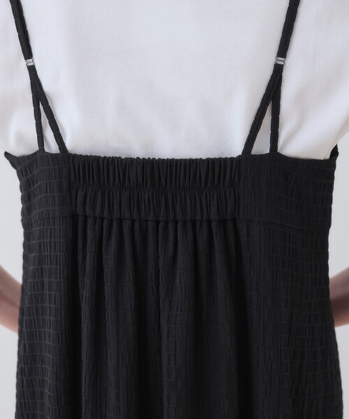 INDIVI(インディヴィ)の「【洗える/凹凸素材】シャーリング調素材キャミワンピース(ワンピース・レディース・ブラック/オリーブ・05/13/15 /34/38)」の21枚目の写真