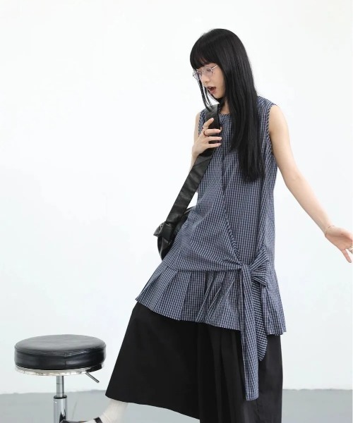 DIAVEL（ディアベル）の「チェック柄ノースリーブワンピース（Tシャツ/カットソー・レディース・ネイビー・M）」の3枚目の写真
