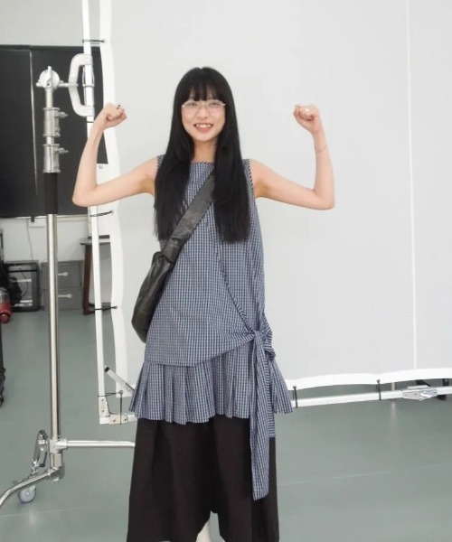 DIAVEL（ディアベル）の「チェック柄ノースリーブワンピース（Tシャツ/カットソー・レディース・ネイビー・M）」の5枚目の写真