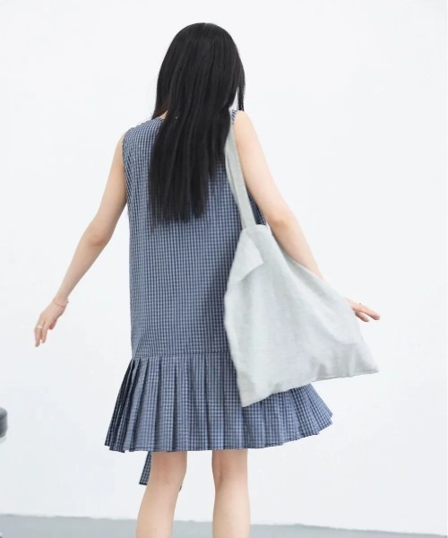 DIAVEL（ディアベル）の「チェック柄ノースリーブワンピース（Tシャツ/カットソー・レディース・ネイビー・M）」の6枚目の写真
