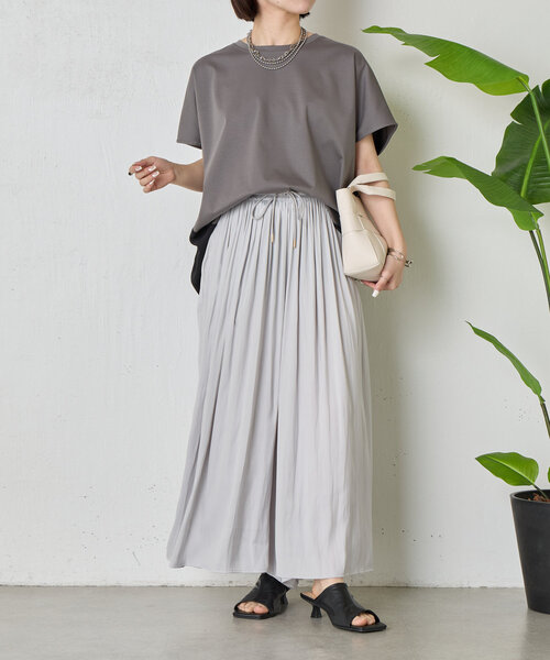 Jena espace merveilleux（ジェナ　エスパスメルヴェイユ）の「【大人の切替Ｔ】バックラインシルケットカットソー（Tシャツ/カットソー・レディース・オフホワイト/チャコールグレー/ブラック・FREE）」の21枚目の写真