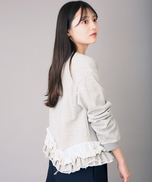 AVIE（アビィ）の「フリルデザインスウェット（スウェット・レディース・トップグレー/ブラック・38）」の7枚目の写真