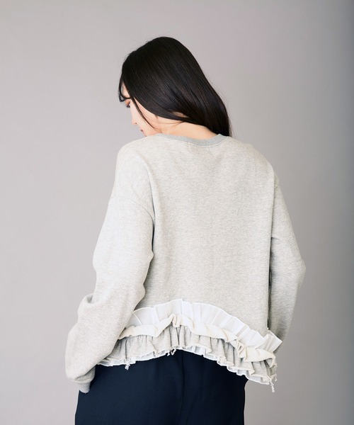 AVIE（アビィ）の「フリルデザインスウェット（スウェット・レディース・トップグレー/ブラック・38）」の9枚目の写真