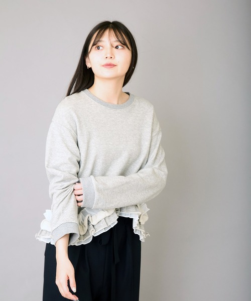 AVIE（アビィ）の「フリルデザインスウェット（スウェット・レディース・トップグレー/ブラック・38）」の6枚目の写真
