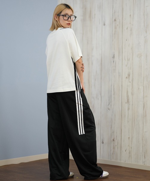 adidas(アディダス)の「adidas/アディダス W STADIUM Tシャツ スリーストライプス JZQ95(Tシャツ/カットソー・レディース・オフホワイト/ブラック・M/L)」の9枚目の写真