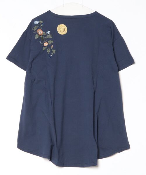 Emago(イマゴ)の「EMAGO アサガオ刺繍フレアT(Tシャツ/カットソー・レディース・ネイビー/レッド/ブラック・FREE)」の18枚目の写真