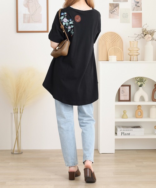Emago(イマゴ)の「EMAGO アサガオ刺繍フレアT(Tシャツ/カットソー・レディース・ネイビー/レッド/ブラック・FREE)」の9枚目の写真