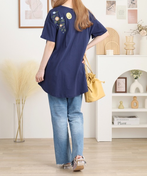 Emago(イマゴ)の「EMAGO アサガオ刺繍フレアT(Tシャツ/カットソー・レディース・ネイビー/レッド/ブラック・FREE)」の14枚目の写真