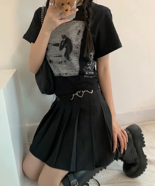 shopnikoniko(ショップニコニコ)の「チビT 半袖 ショート丈 アシンメトリー 韓国ファッション y2k Tシャツ クロップド丈 プリント ピチT(Tシャツ/カットソー・レディース・グレー/ブラック/ホワイト・フリー)」の8枚目の写真