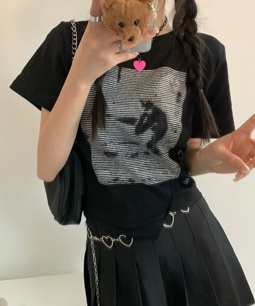 shopnikoniko(ショップニコニコ)の「チビT 半袖 ショート丈 アシンメトリー 韓国ファッション y2k Tシャツ クロップド丈 プリント ピチT(Tシャツ/カットソー・レディース・グレー/ブラック/ホワイト・フリー)」の9枚目の写真