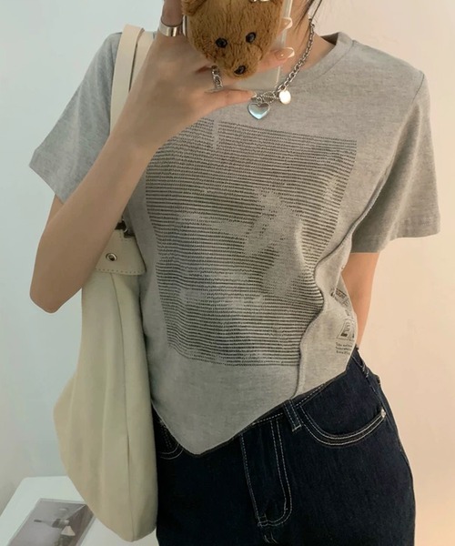 shopnikoniko(ショップニコニコ)の「チビT 半袖 ショート丈 アシンメトリー 韓国ファッション y2k Tシャツ クロップド丈 プリント ピチT(Tシャツ/カットソー・レディース・グレー/ブラック/ホワイト・フリー)」の15枚目の写真