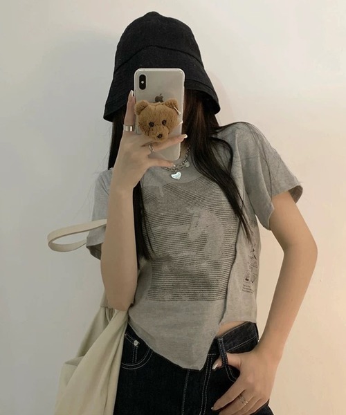 shopnikoniko(ショップニコニコ)の「チビT 半袖 ショート丈 アシンメトリー 韓国ファッション y2k Tシャツ クロップド丈 プリント ピチT(Tシャツ/カットソー・レディース・グレー/ブラック/ホワイト・フリー)」の16枚目の写真