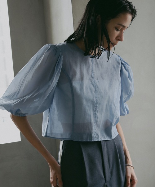 MANOF（マノフ）の「SHEER GATHER BLOUSE（シャツ/ブラウス・レディース・ブルー/ブラック/ピンク・S/M）」の11枚目の写真