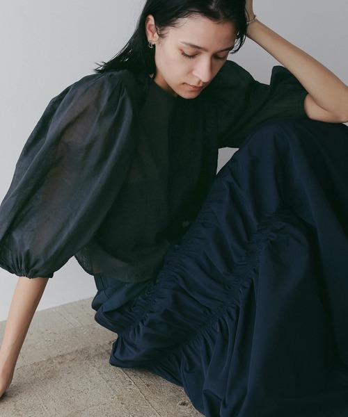 MANOF（マノフ）の「SHEER GATHER BLOUSE（シャツ/ブラウス・レディース・ブルー/ブラック/ピンク・S/M）」の14枚目の写真