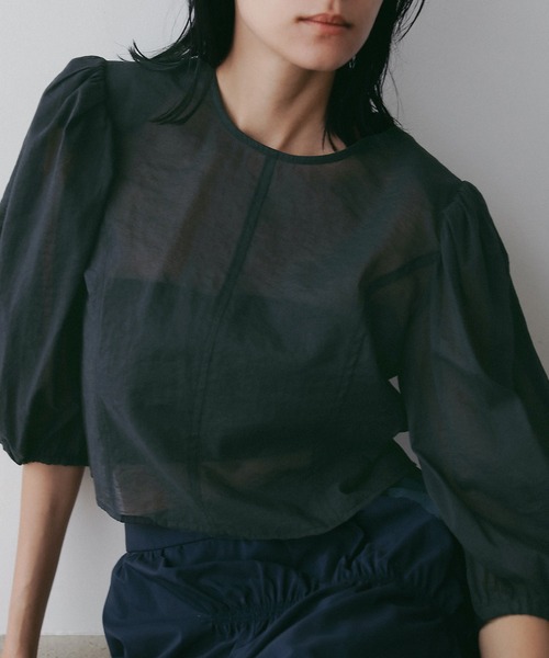 MANOF（マノフ）の「SHEER GATHER BLOUSE（シャツ/ブラウス・レディース・ブルー/ブラック/ピンク・S/M）」の15枚目の写真